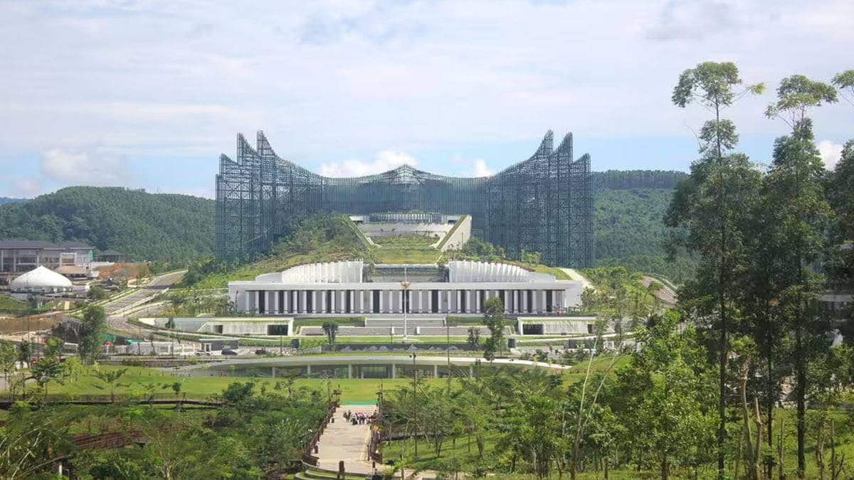 Milyarlar harcandı ama başkent boş kaldı