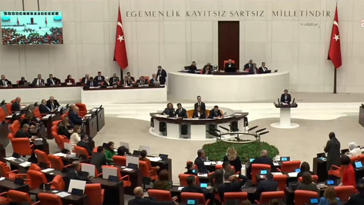 AKP ile muhalefet arasında 'utanıyorum-utanmıyorum' tartışması