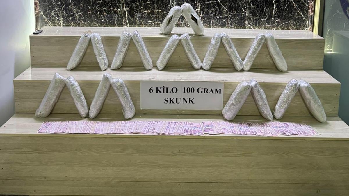 Tatvan’da iki araçta 6 kilo 100 gram sentetik uyuşturucu ele geçirildi: 4 tutuklama