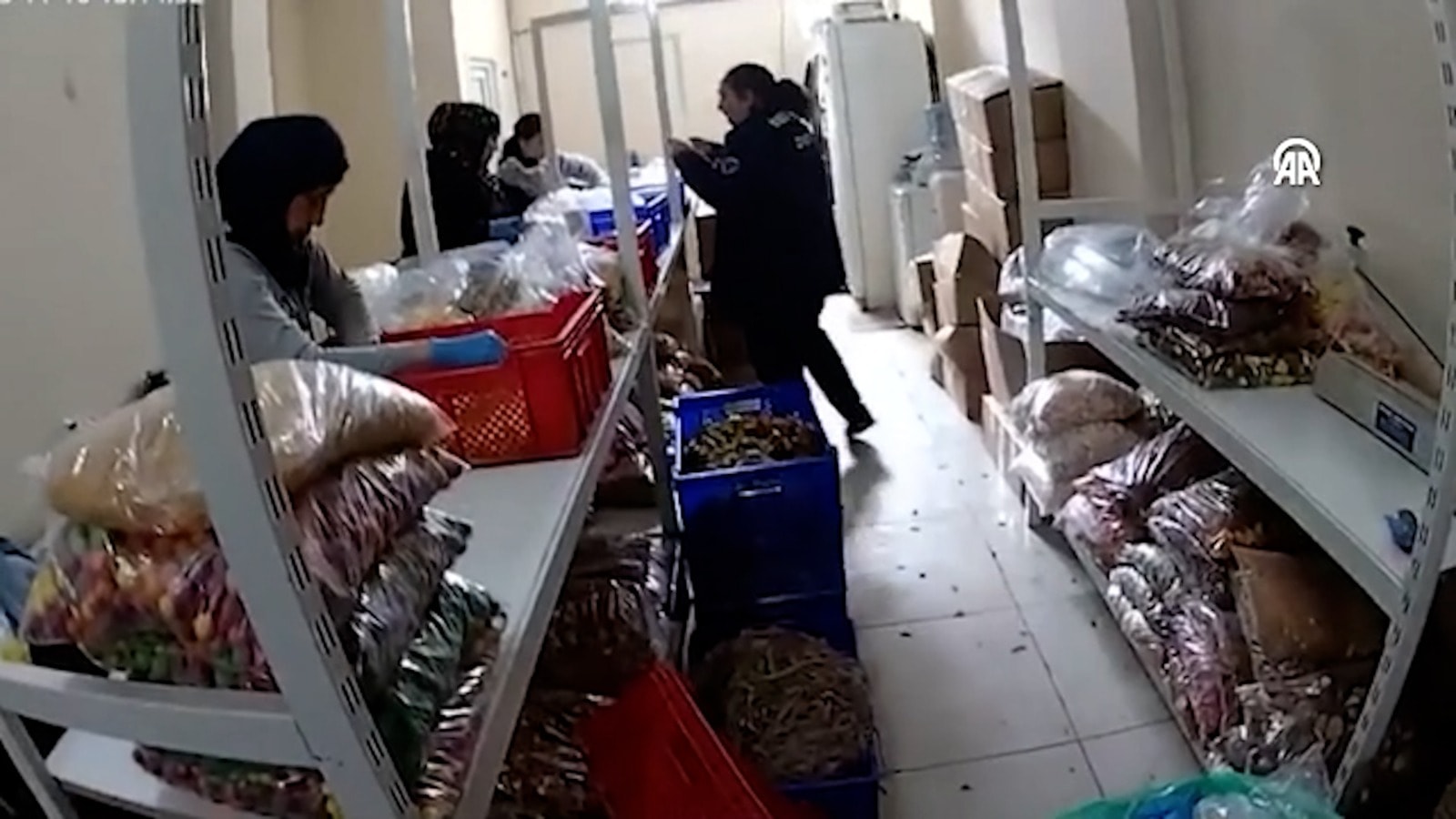 Esenyurt’ta yakalandı: 9,4 ton şekerleme imha edildi