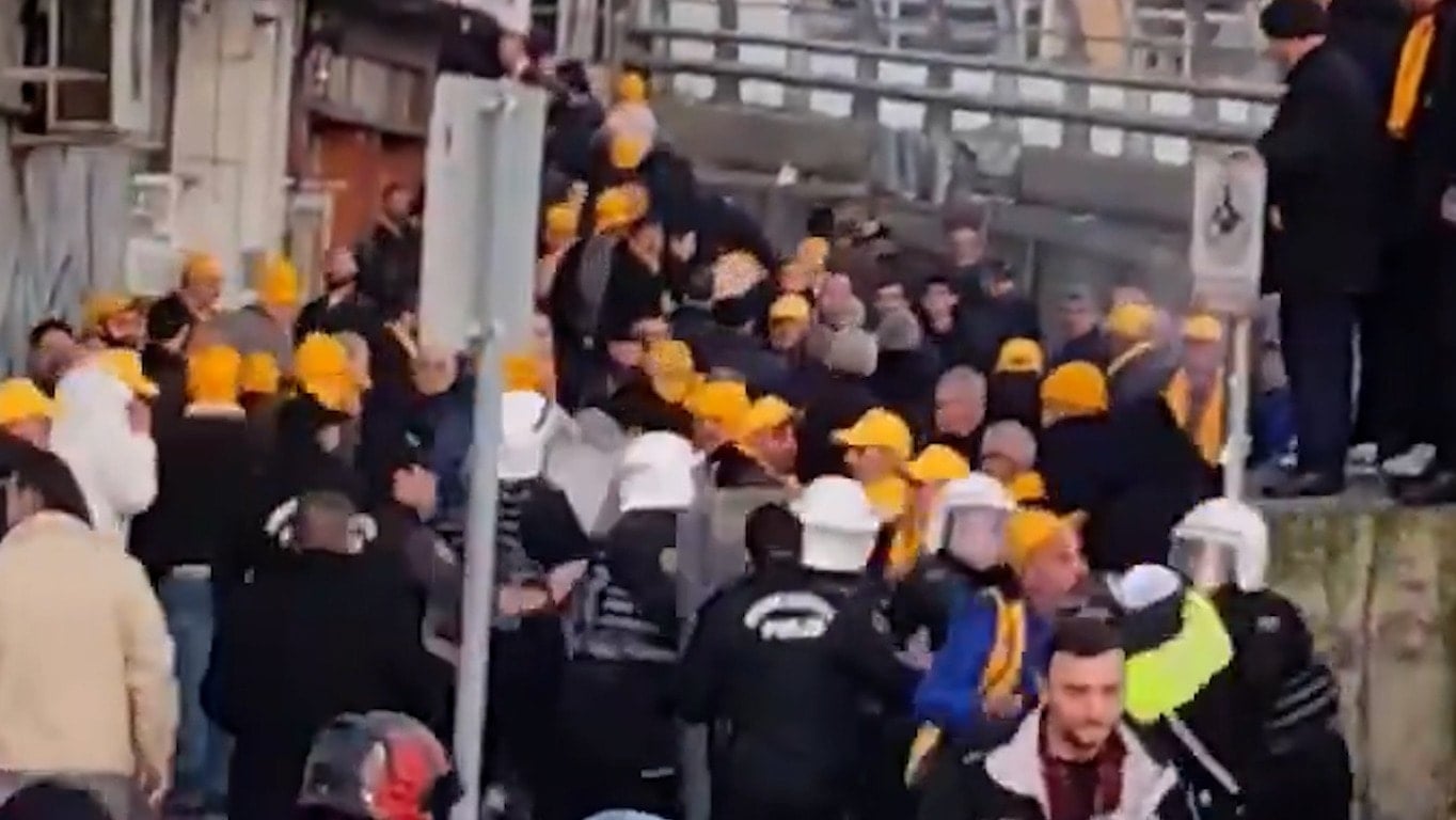 Taksiciler ile polis karşı karşıya