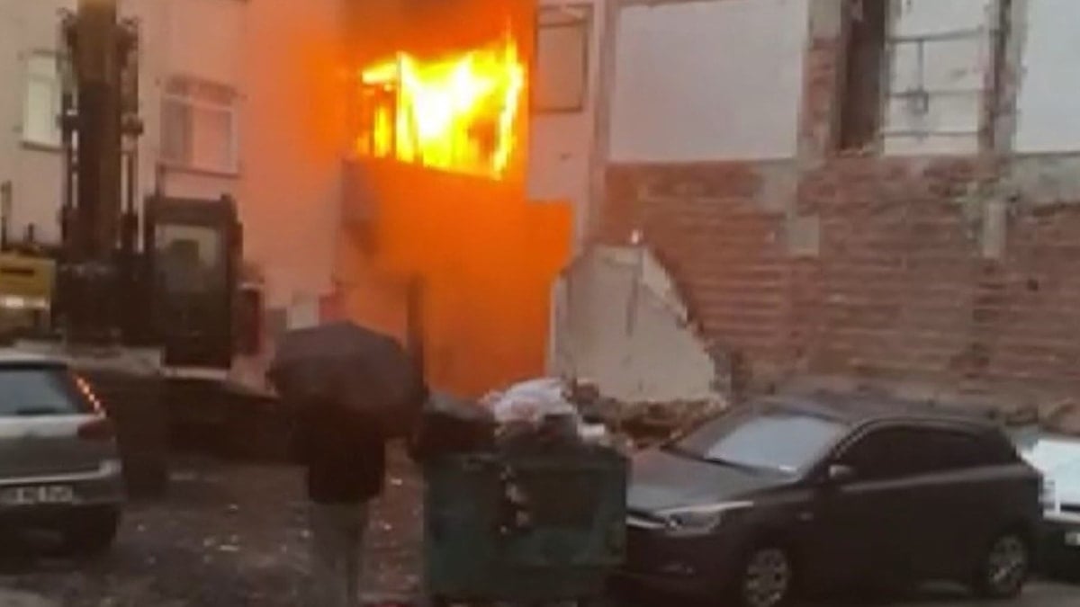 Bahçelievler'deki yangın korkuttu: İki kişi gözaltında