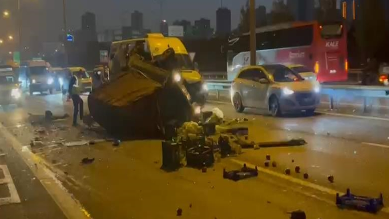 Bağcılar'da zincirleme kaza: Trafik kilitlendi!