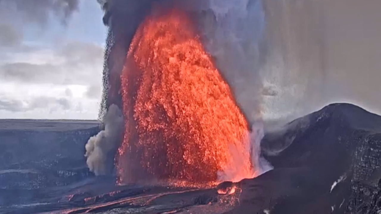 Hawaii'deki Kilauea Yanardağı yeniden lav püskürttü