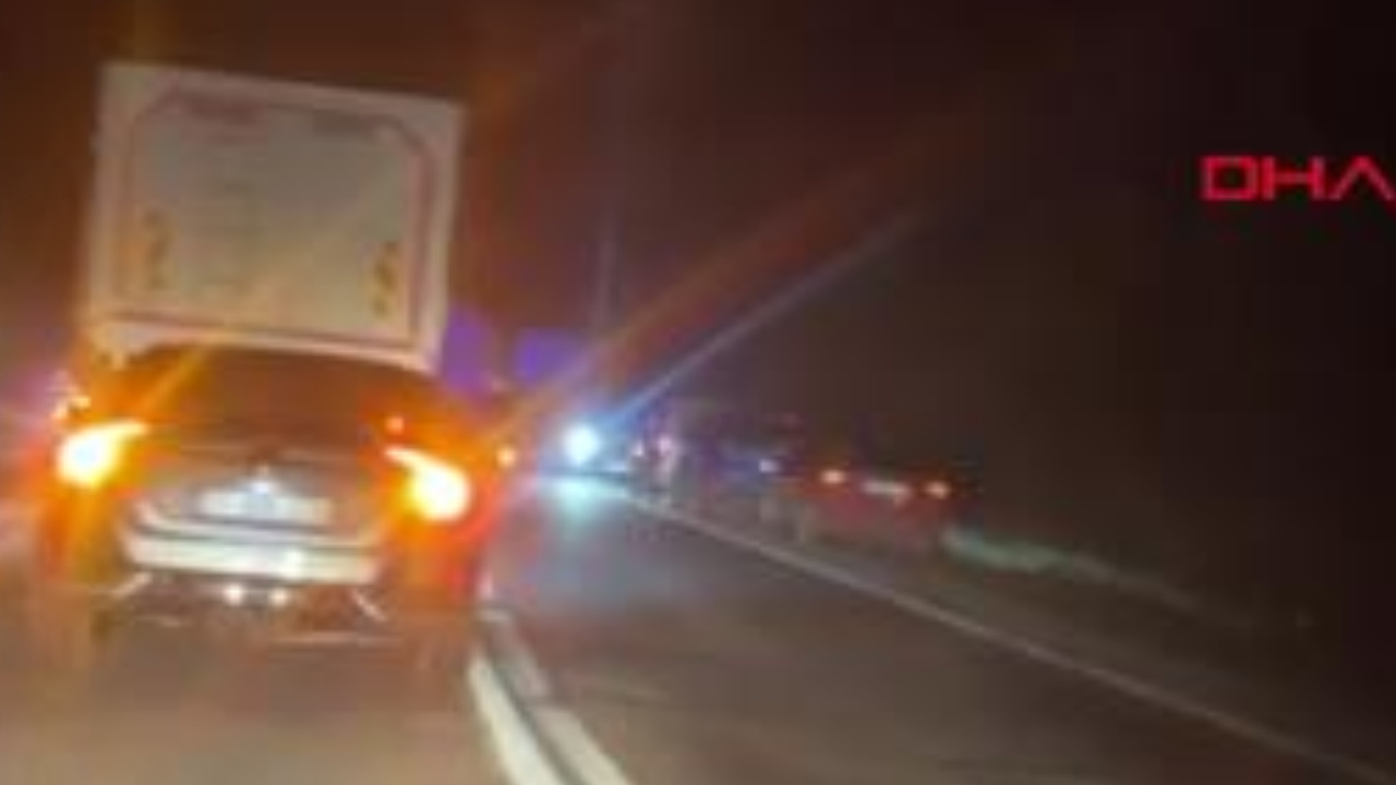 Hafif ticari araç ile kamyonet çarpıştı; 1 ölü, 5 yaralı