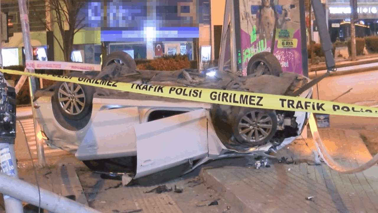 Ankara'da feci kaza: Direğe çarpıp takla attı: Çok sayıda yaralı var