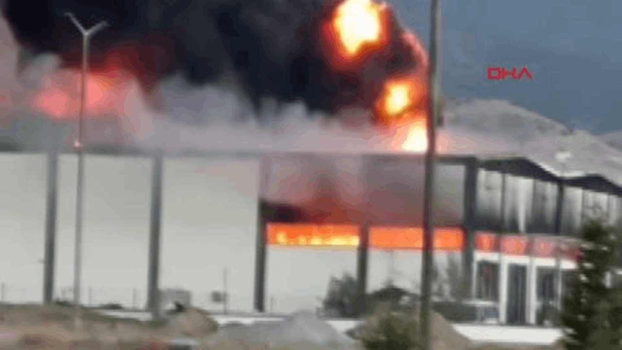 Denizli&#x27;de filtre sistemi üretilen fabrikada yangın