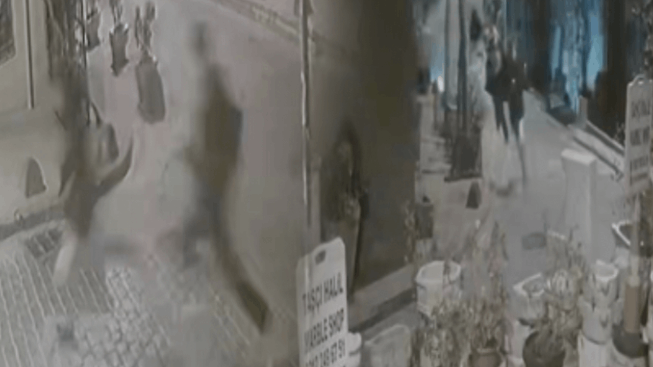 Beyoğlu’nda kapkaç kamerada! Alüminyum folyoya sardılar