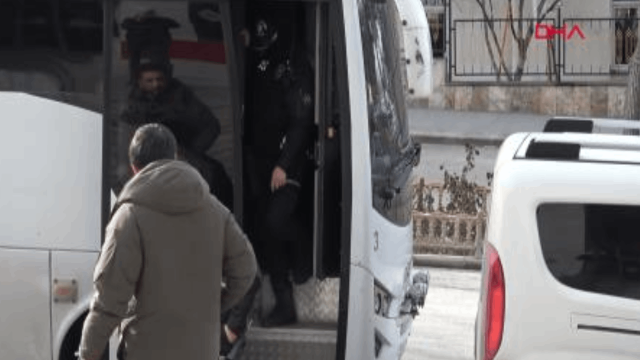 Evinde bıçaklanan Muzaffer yaşam savaşını kaybetti