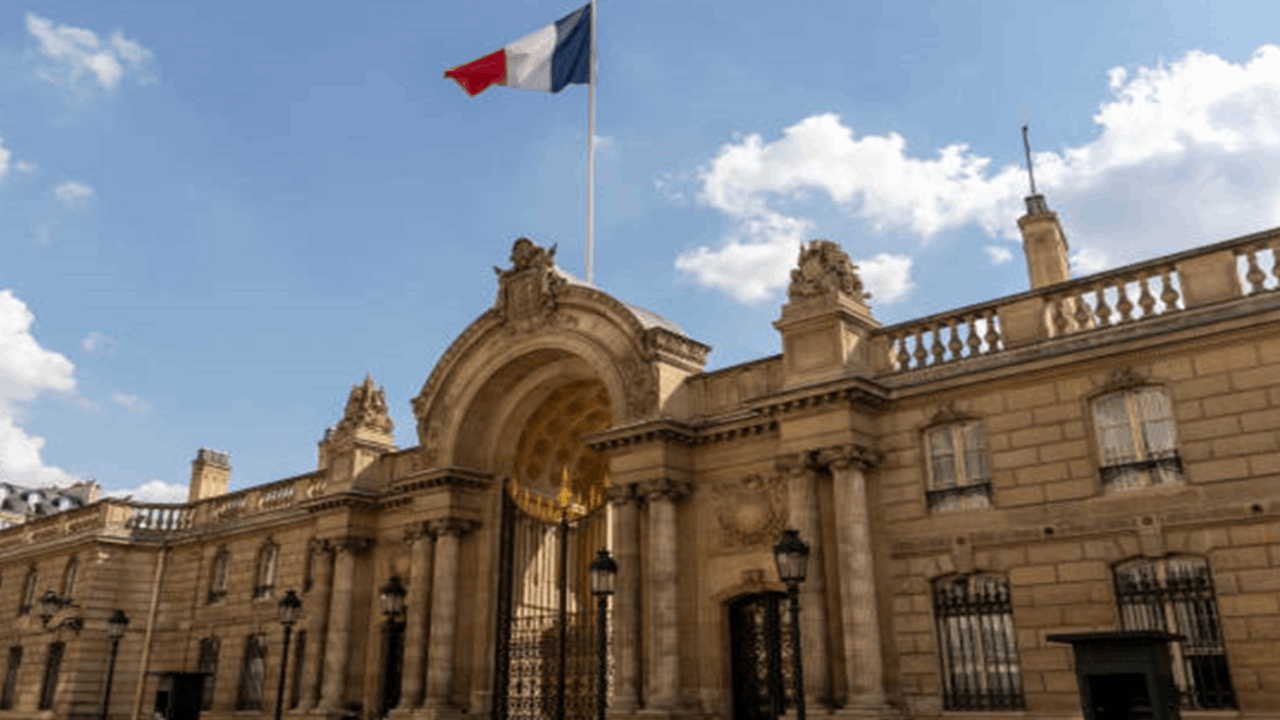 Elysee Sarayı’nda soygun: Binlerce avroluk gümüş eşya yakalandı