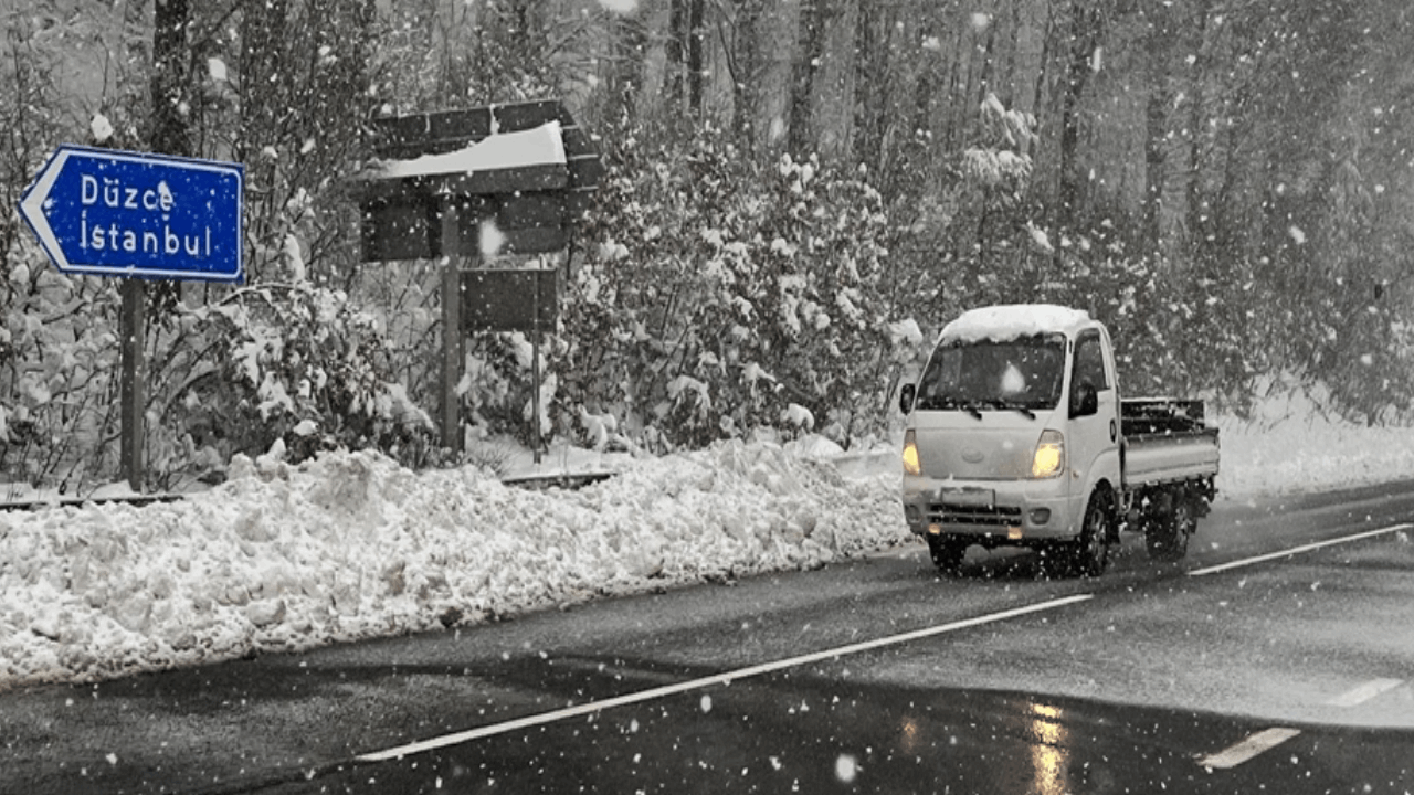 Bolu Dağı geçişinde yoğun kar yağışı
