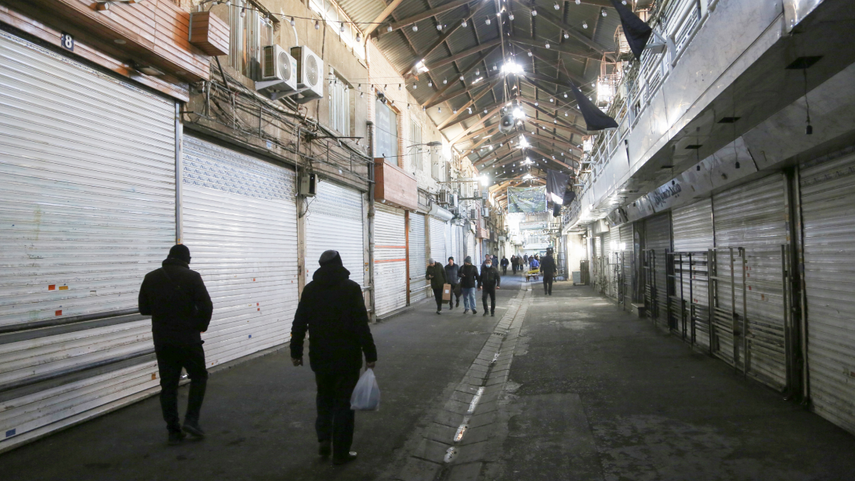 Komşuda döviz krizi: Esnaflar tek tek dükkanlarını kapattı