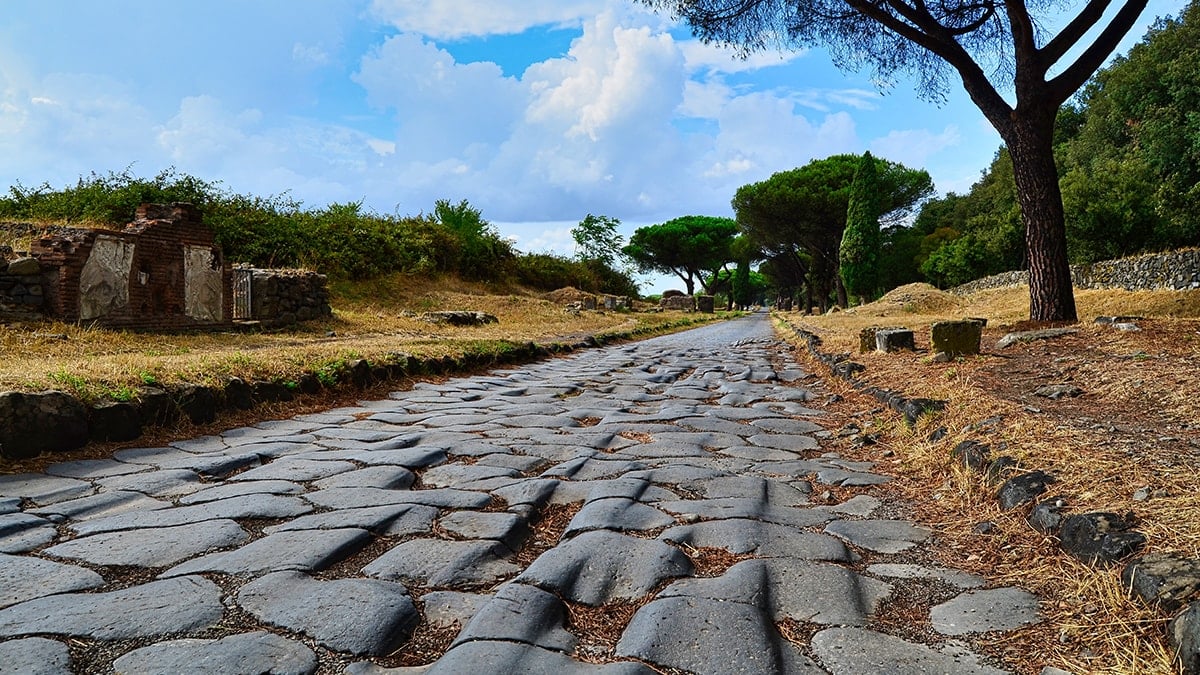 Bu yola giren 62 kilometre boyunca dümdüz gidiyor