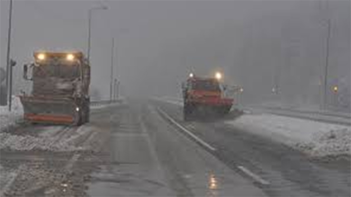 Kar etkisini artırdı, yol ulaşıma kapandı
