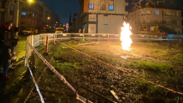 Kocaeli'nde panik anları! Zemin etüdü sırasında çıkan metan gazı alev aldı