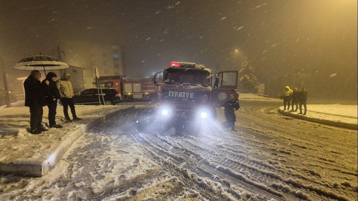 Ereğli yolu kapandı, okullar tatil edildi