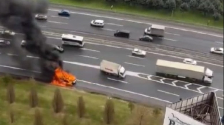 TEM Otoyolu'nda korkutan yangın! Trafik kilitlendi
