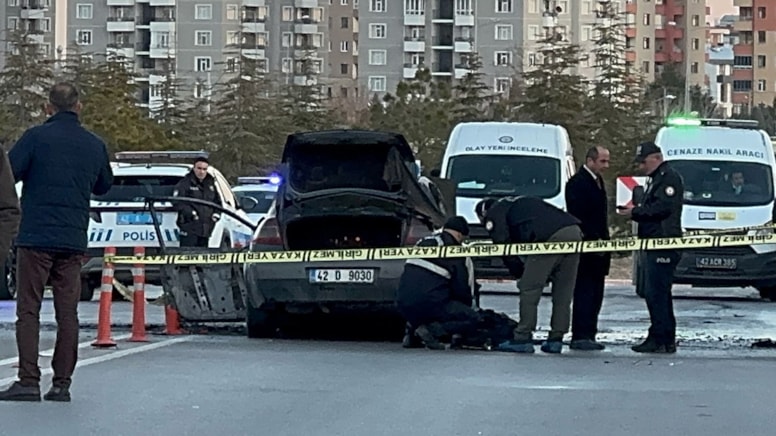 Konya'da otomobil havaya uçtu: 1'i bebek 2 ölü, 2 yaralı