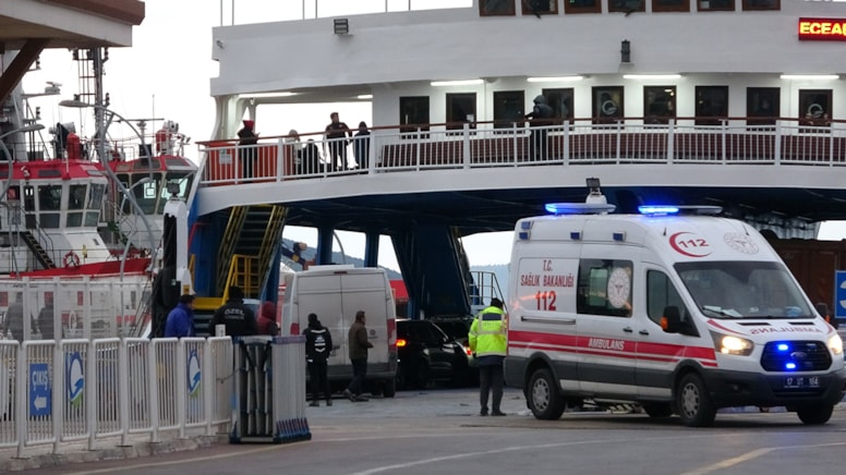 Feribotta korku dolu anlar: Denize düşen yolcu kurtarıldı