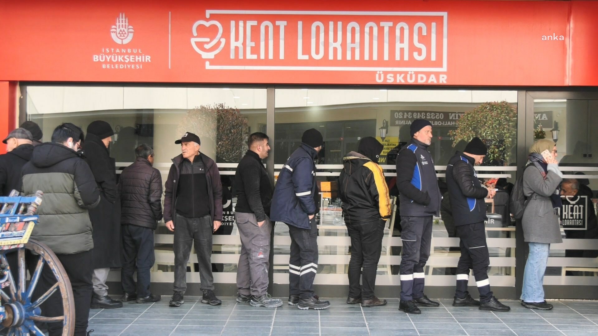 Kent Lokantası önündeki emekliler isyanda: "Tayyip efendi bu duruma düşürdü milleti"