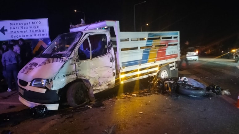 Antalya'da feci kaza: 1 kişi öldü, 2 kişi yaralandı