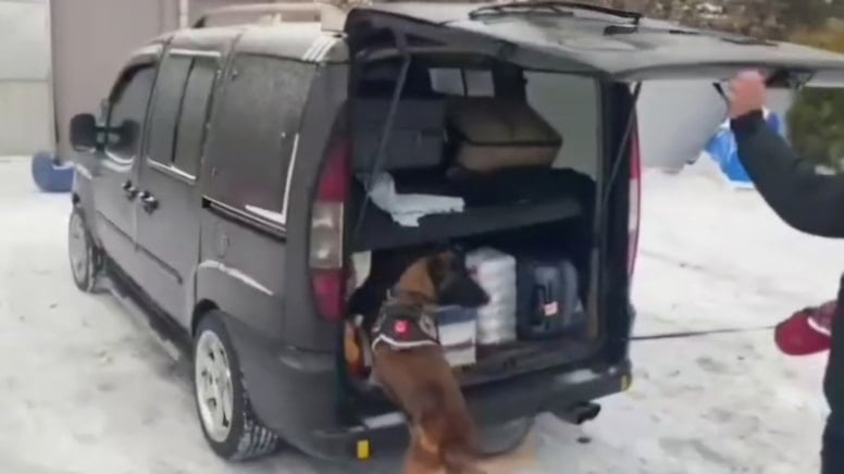 Niğde'de araçtan 15 kilo uyuşturucu çıktı