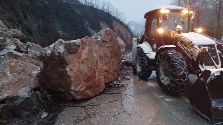 Ordu'da heyelan: Ekipler seferber oldu