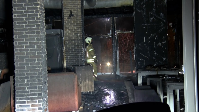 İstanbul'da yangın: Kafeterya alev alev yandı