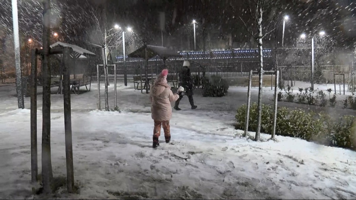 İstanbul'da kar yağışı gece boyu devam etti