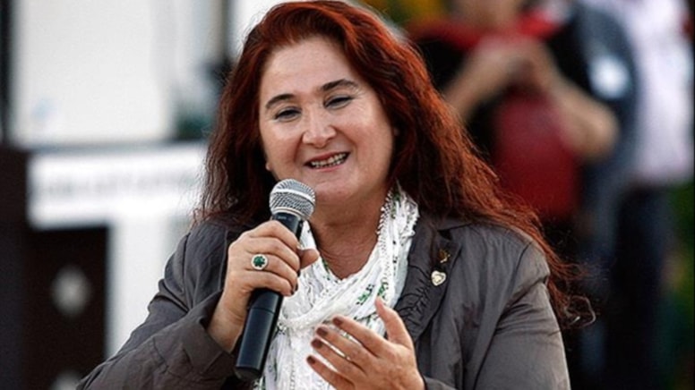 Eski vekillere trafik kıyağına CHP’li sanatçıdan tepki