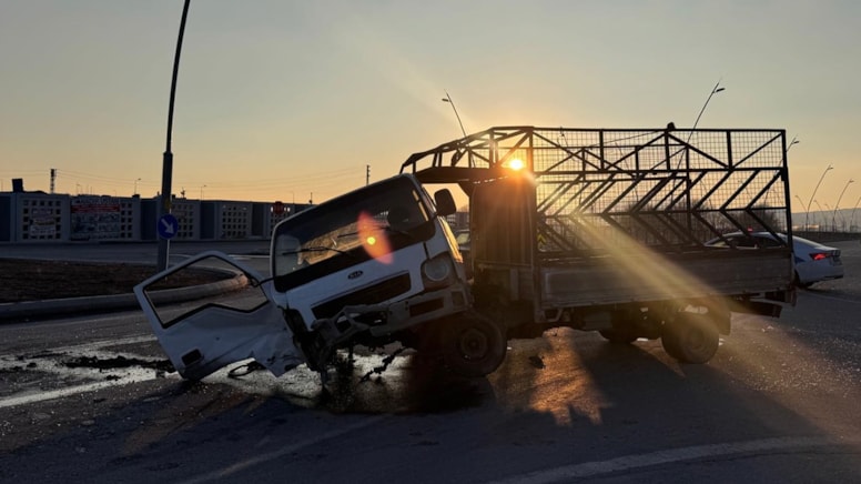 Kayseri'de feci kaza: 2'si polis, 4 yaralı