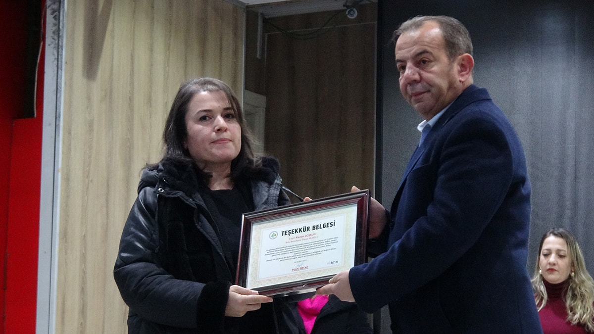 Tanju Özcan'dan dikkat çeken hamle: Tutuklanan çalışanlara hizmet şeref belgesi