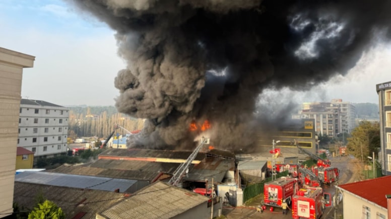 İstanbul'da lastik atölyesinde yangın