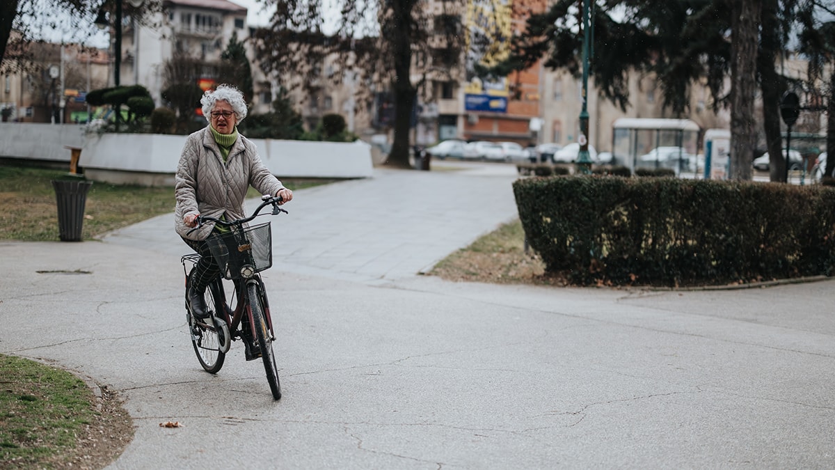 Yürüyüş veya bisiklete binme değil: İşte 60 yaş üstü herkesin yapması gereken en iyi egzersiz