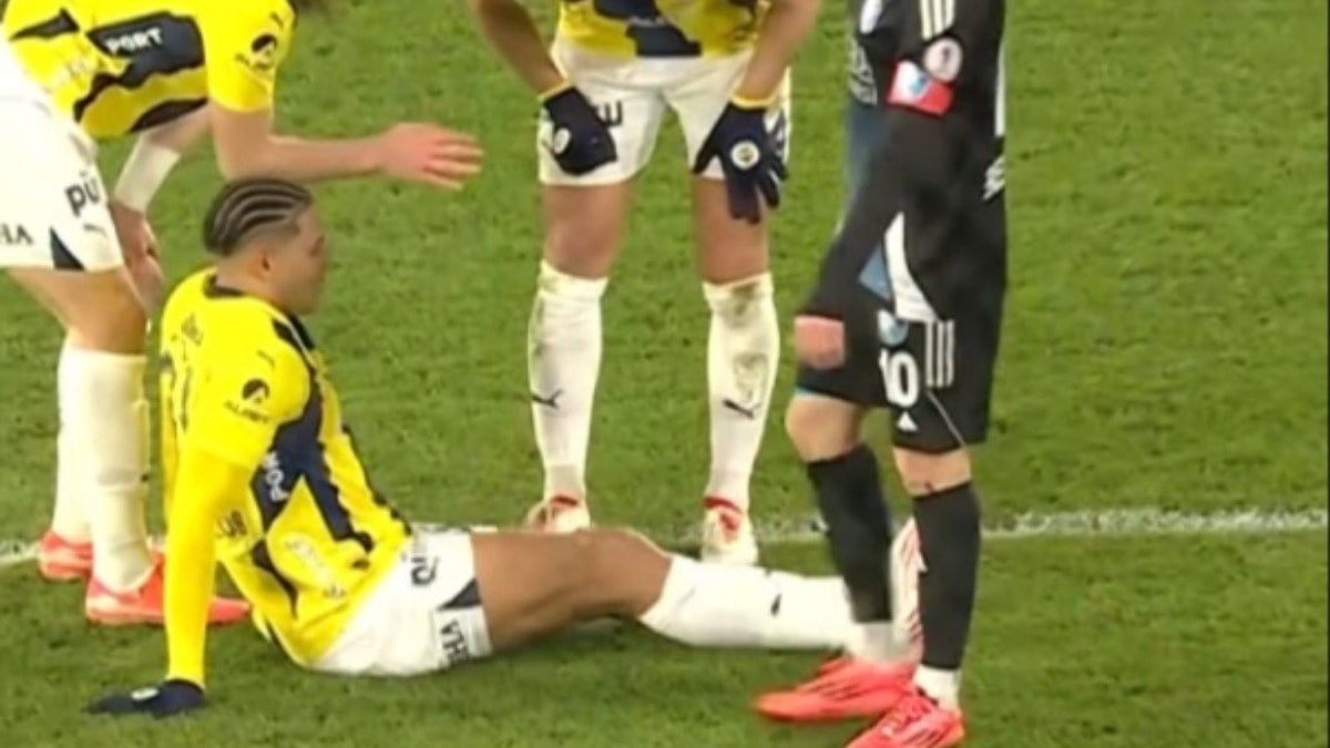 Fenerbahçe'ye büyük şok! 3 stoper de sakatlandı