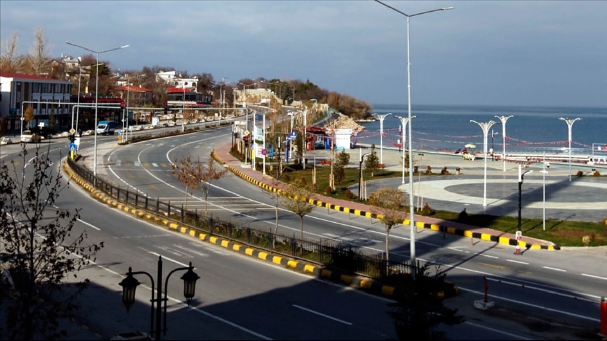 Van'da gösteri ve yürüyüşlere 15 gün yasaklama