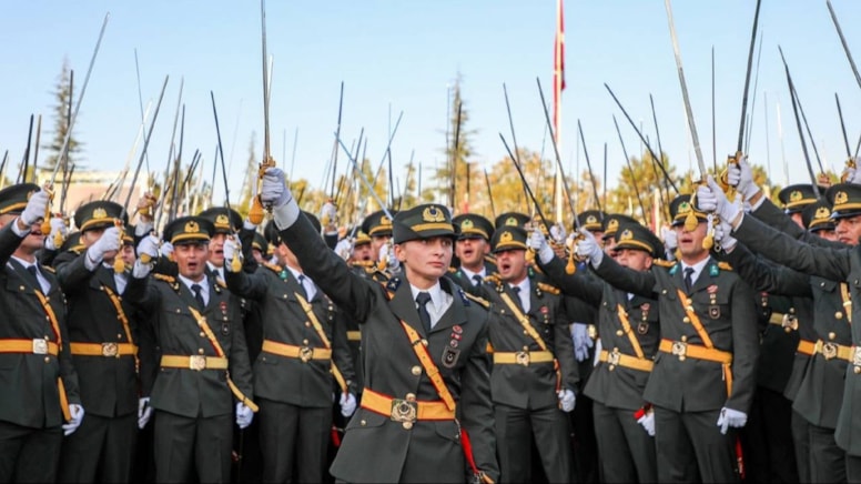 5 ihraçla yetinmeyip ceza yağdırmışlar