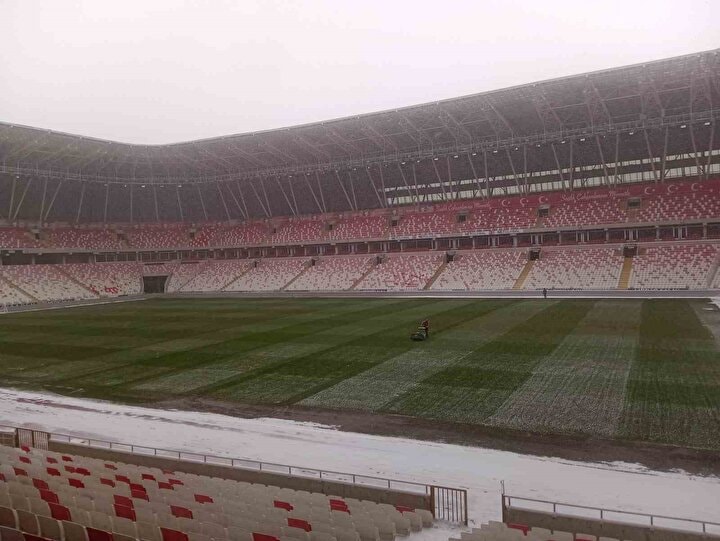 Beşiktaş'ın saat tepkisine cevap gelmedi! Sivas maçı eksi 8'de...