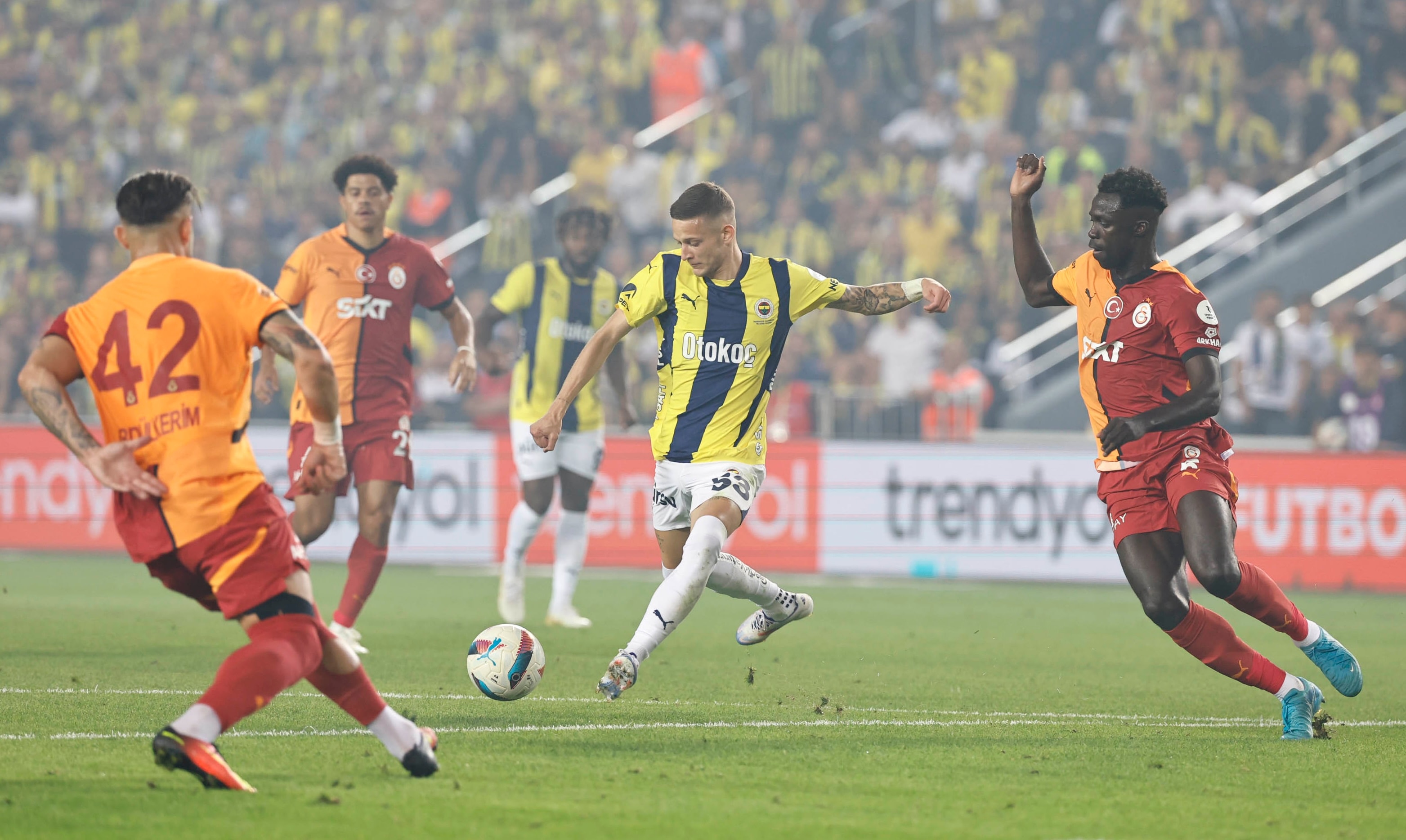 Galatasaray-Fenerbahçe derbisinin tarihi açıklandı