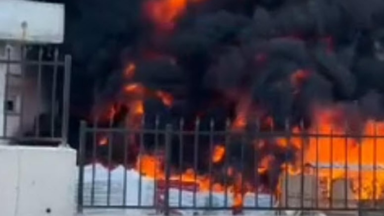 İzmir'de okul bahçesinde yangın