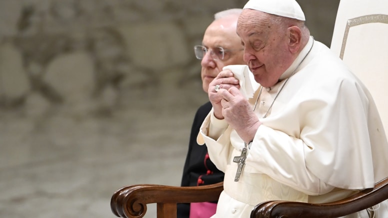 Papa'nın durumu kritik!