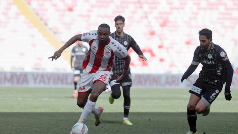 Sivas’ta kazanan çıkmadı! İki takımın hasreti devam etti