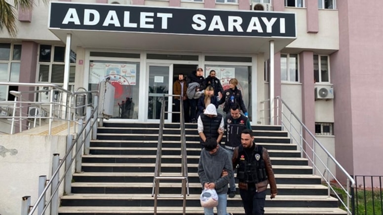 Balıkesir'de uyuşturucu operasyonunda 5 kişi yakalandı