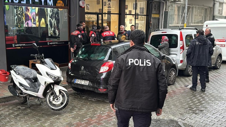 Aydın'da kavgayı ayırmak isterken satırla yaralandı