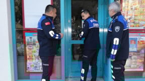 Tarihi geçmiş ürün satan iki zincir market mühürlendi
