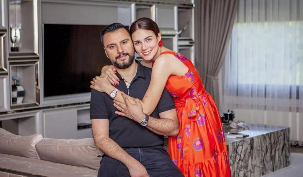 Alişan ve Buse Varol Sevgililer Günü'nde umreye gidiyor