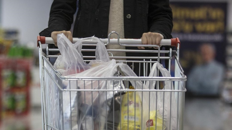 Rizeliler market alışverişine kayarak gidiyor: Gören şaşıp kalıyor