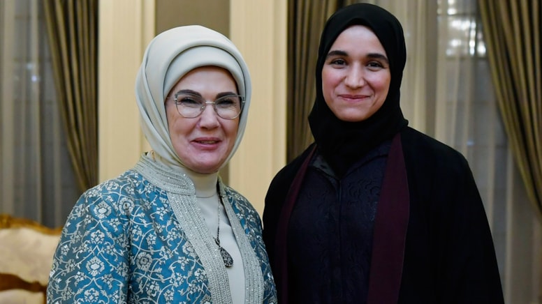 Suriye'nin yeni First Lady'si ortaya çıktı: Emine Erdoğan ile görüştü