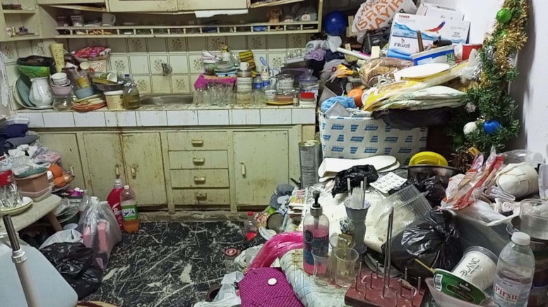Aydın'da 'çöp ev' temizlendi: 7 traktör çöp çıktı