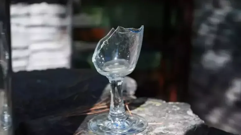 Evliliği bitiren havada uçan bir bardak oldu